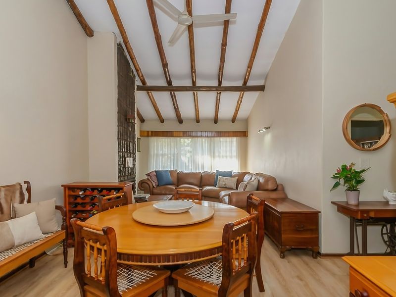 Spacious Family Home with Large 2-Bedroom Flatlet in Secure Enclosed Area – Glen Marais - Photo 8