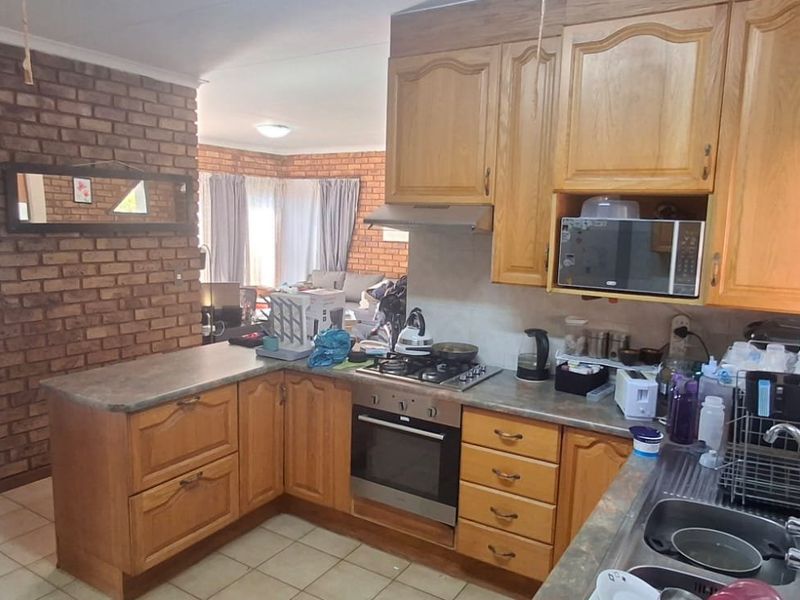 3 BED FAMILY HOUSE FOR SALE - Photo 3