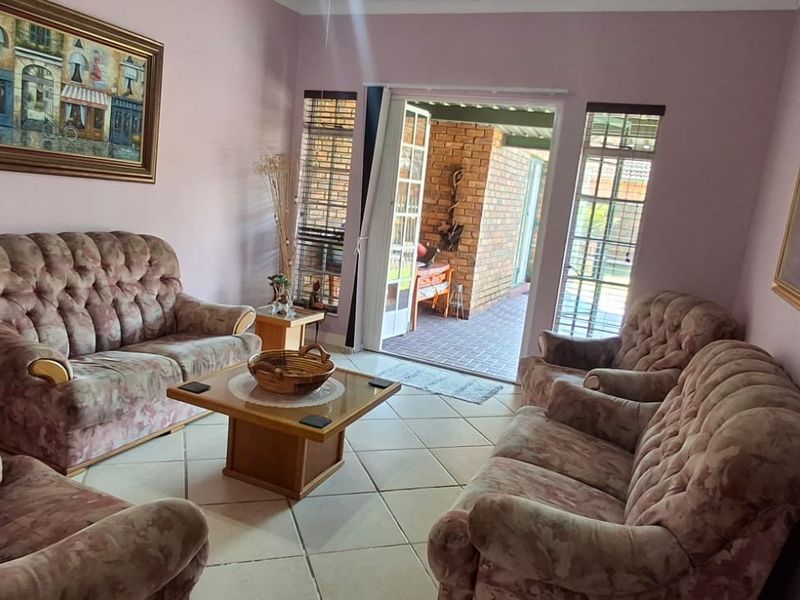 BEAUTIFUL HOUSE WITH FLAT FOR SALE - Photo 4