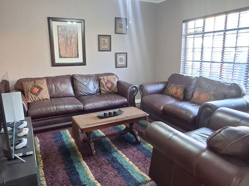 BEAUTIFUL HOUSE WITH FLAT FOR SALE - Photo 5