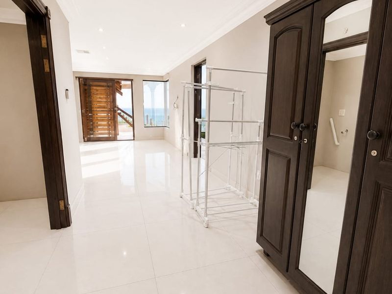 Modern Bachelor Units - Marine Drive  - Photo 8