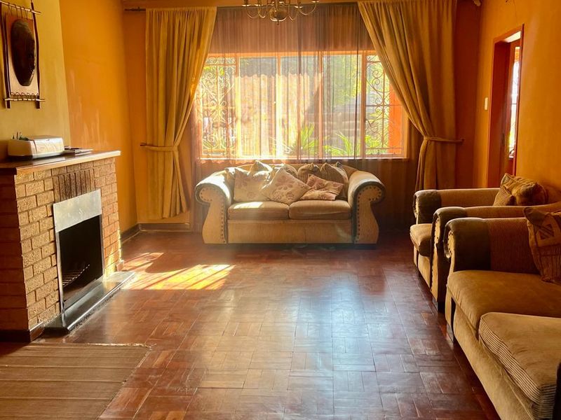 Luxury Living Meets Comfort in Three Rivers  - Photo 5