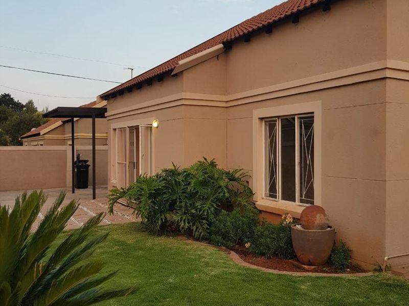 Charming Family Home with Modern Comforts - Photo 3