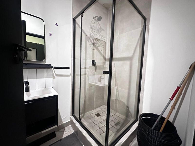 Fully Furnished Studio Apartment to Rent at Sandton CBD - Photo 7