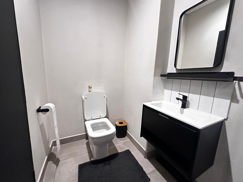 Fully Furnished Studio Apartment to Rent at Sandton CBD - Photo 6
