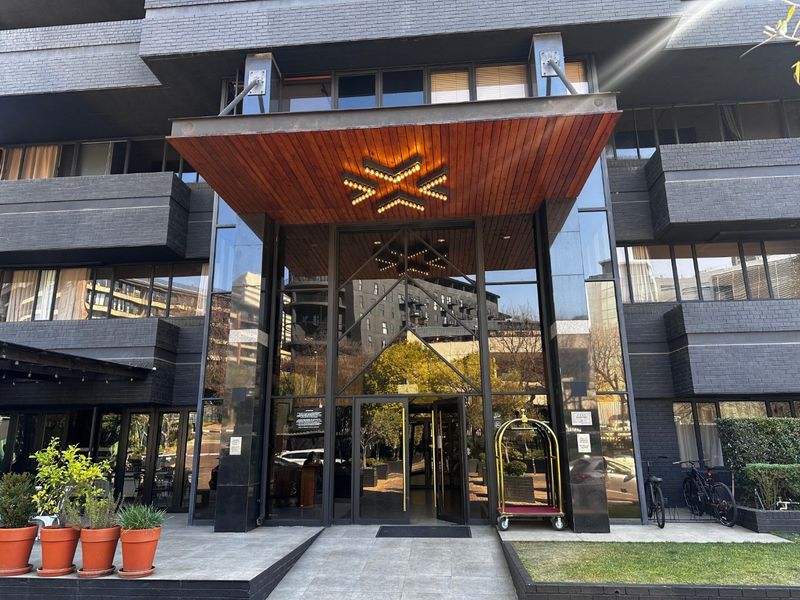 Fully Furnished Studio Apartment to Rent at Sandton CBD - Photo 1