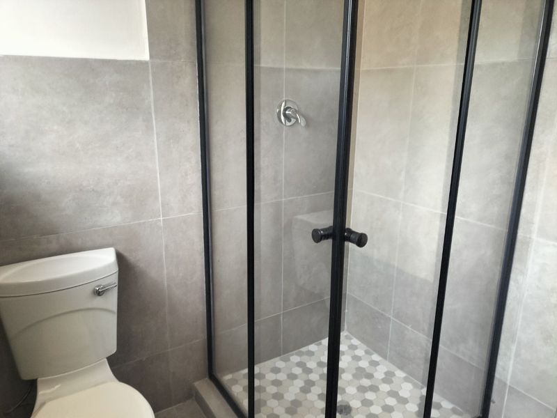Two Bedroom Garden Flat for rent in Meyerspark - Photo 5