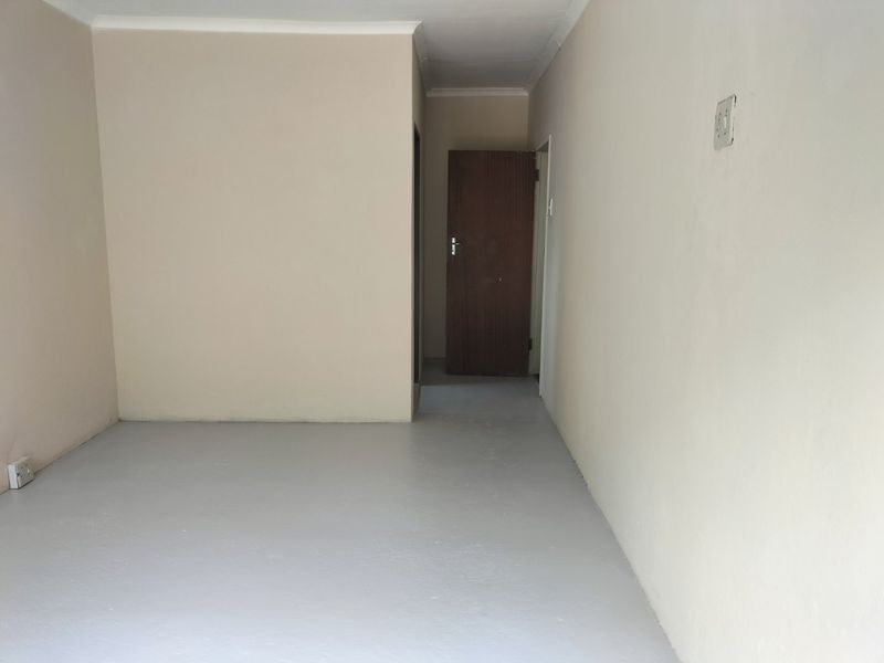 Two Bedroom Garden Flat for rent in Meyerspark - Photo 2