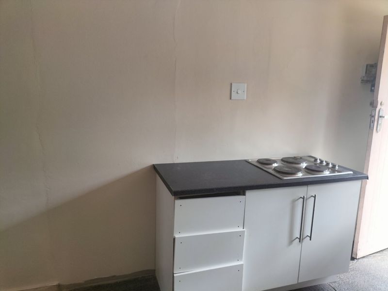 Two Bedroom Garden Flat for rent in Meyerspark - Photo 10