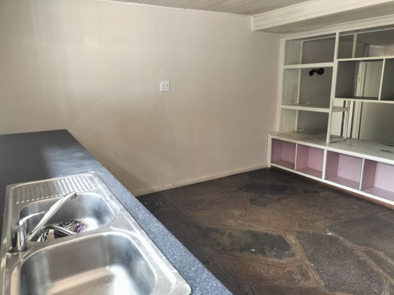 Two Bedroom Garden Flat for rent in Meyerspark - Photo 9