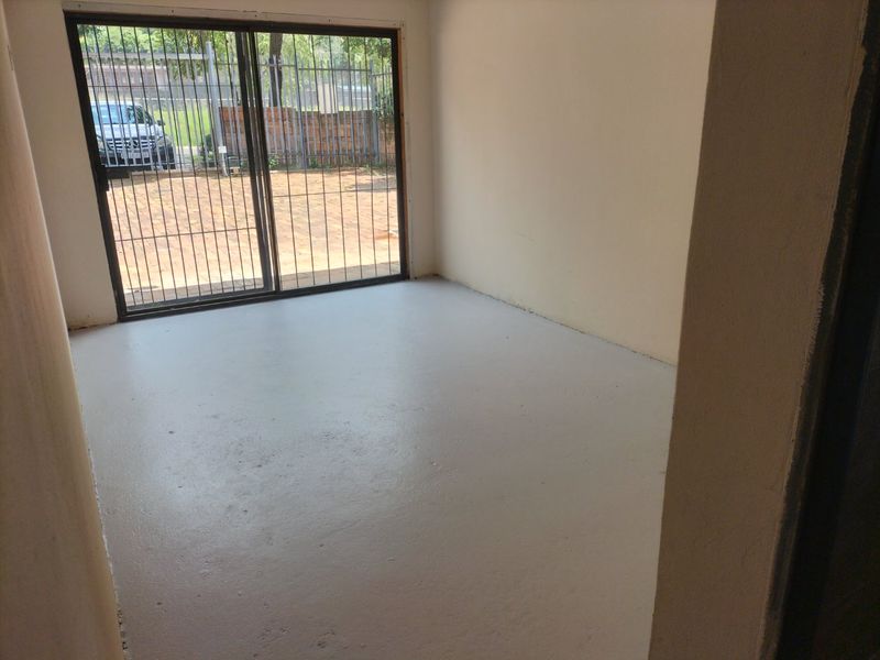 Two Bedroom Garden Flat for rent in Meyerspark - Photo 3
