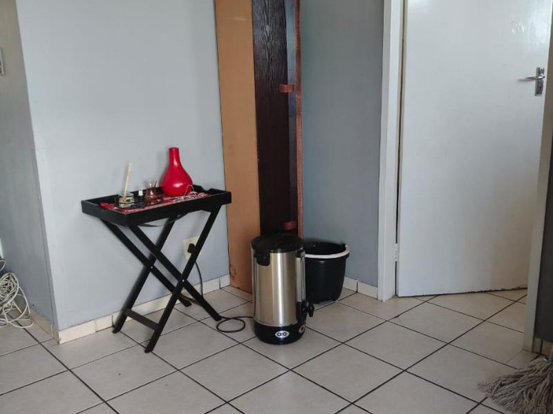 Spacious 2.5 Bedroom Apartment to Rent in Gezina - Photo 3
