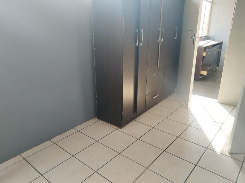 Spacious 2.5 Bedroom Apartment to Rent in Gezina - Photo 4