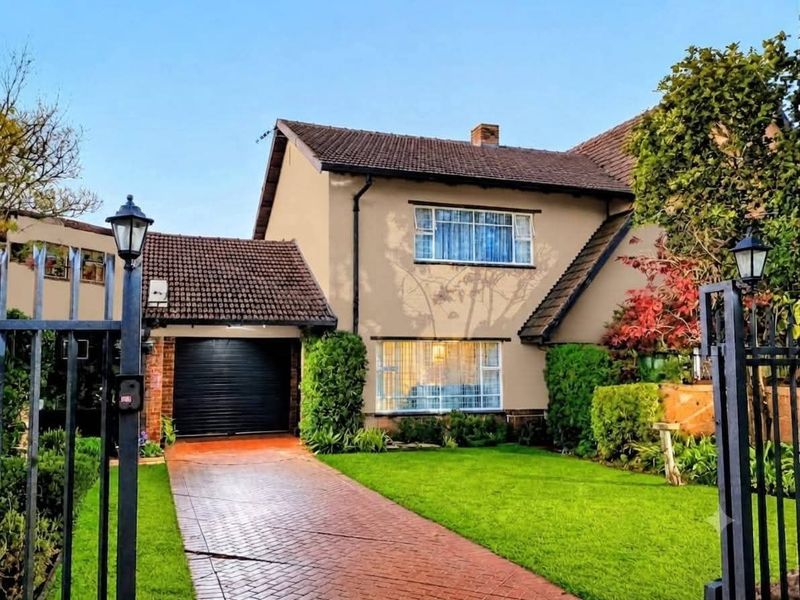 FOR SALE:- TAMARA PARK-CLUBVIEW- R1.2m-SOLEMANDATE - Photo 1