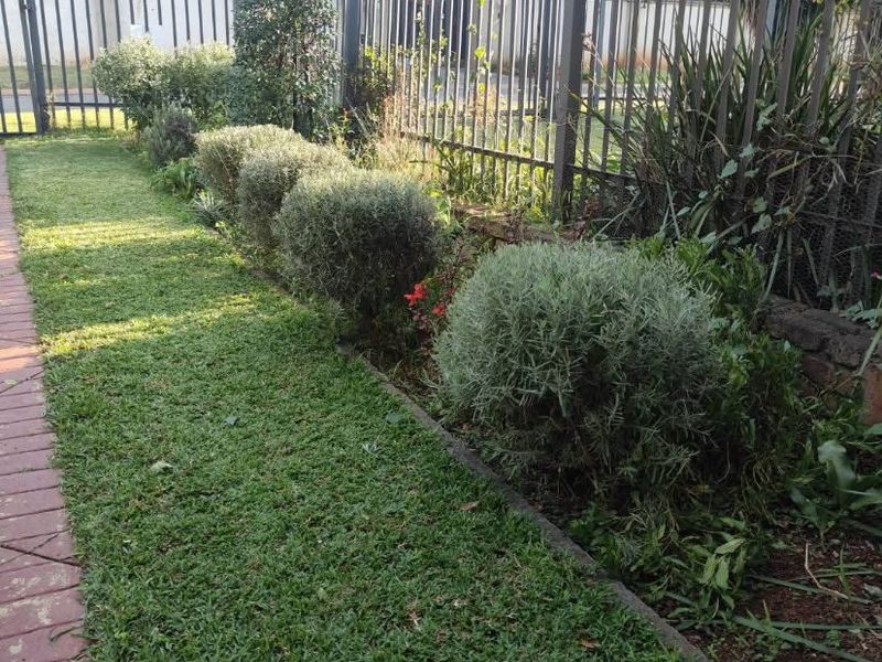 FOR SALE:- TAMARA PARK-CLUBVIEW- R1.2m-SOLEMANDATE - Photo 3