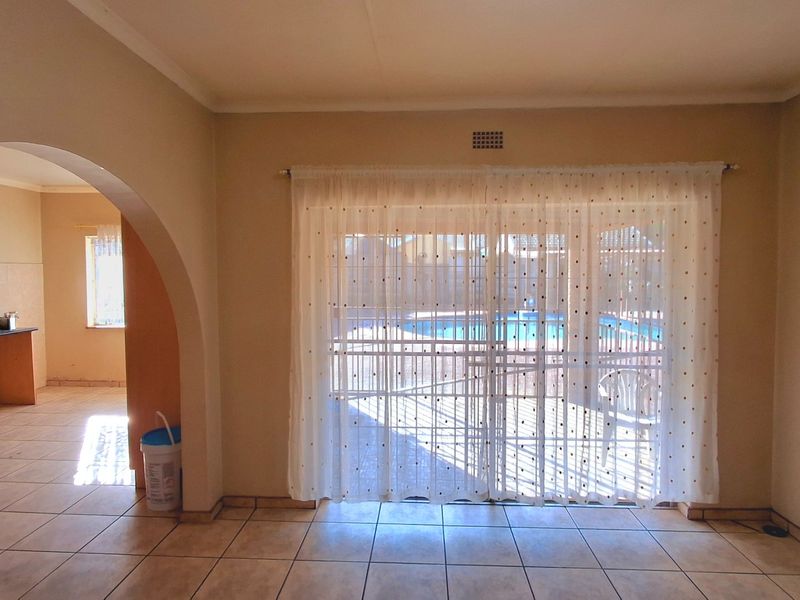 4-Bedroom, 2-Bathroom Family Home with Great Potential - Photo 10
