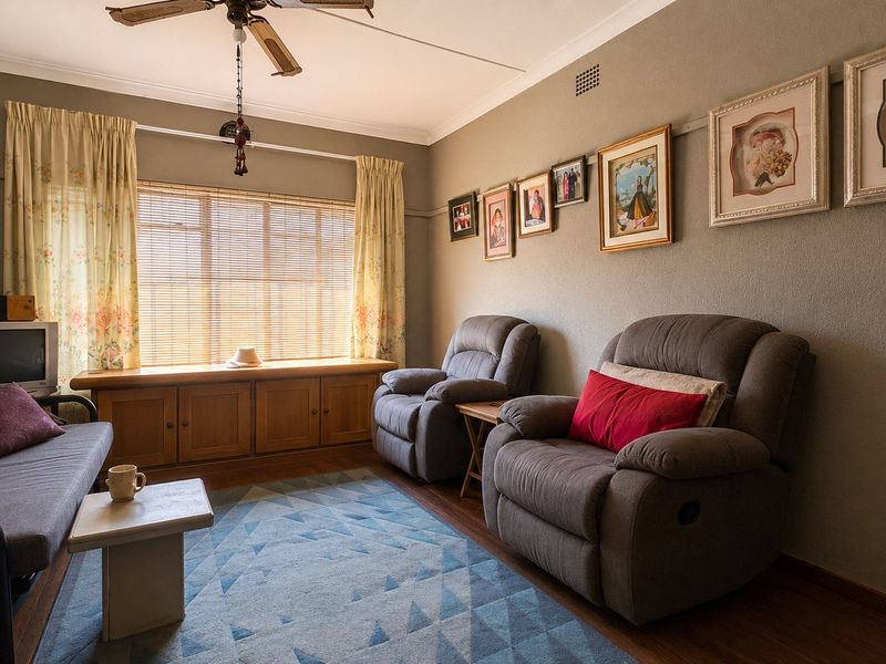 Close to amenities and schools in Three Rivers - Photo 7