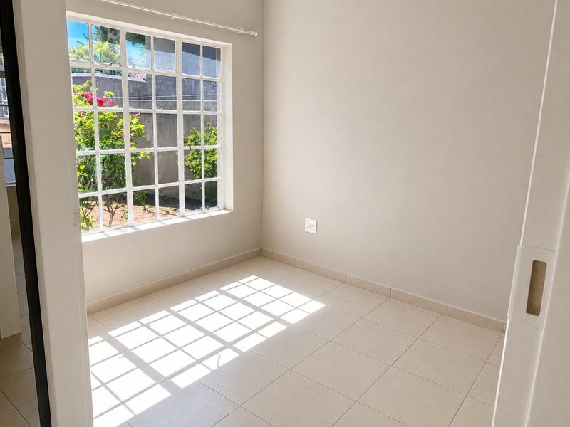Great Lock-up-and-Go Garden Apartment - Photo 9