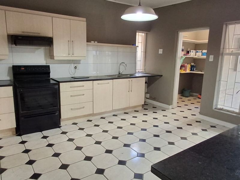 VERSATILE PROPERTY FOR SALE - Photo 4