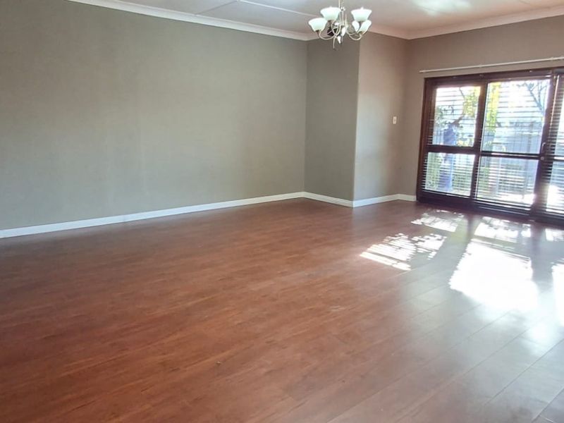 VERSATILE PROPERTY FOR SALE - Photo 10