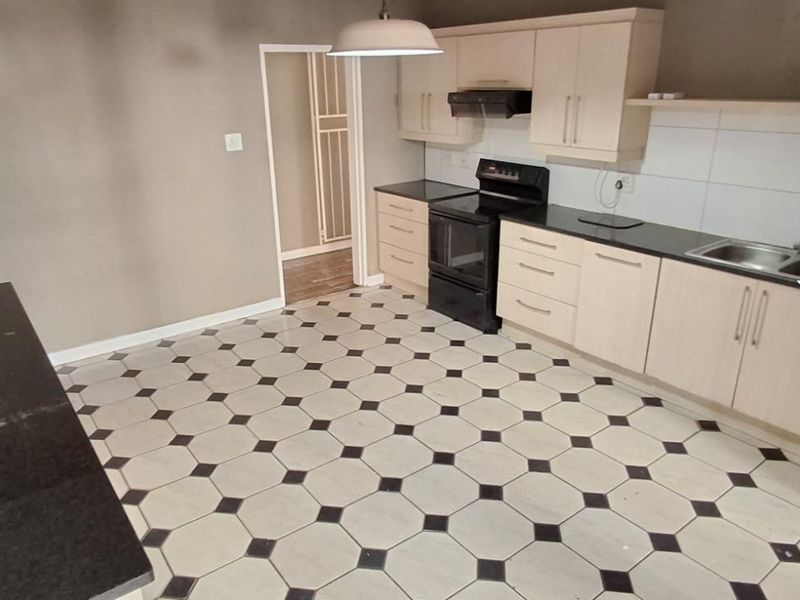 VERSATILE PROPERTY FOR SALE - Photo 5