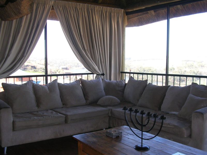 FOUR BEDROOM THATCH ROOF HOME IN VAALOEWER - Photo 10