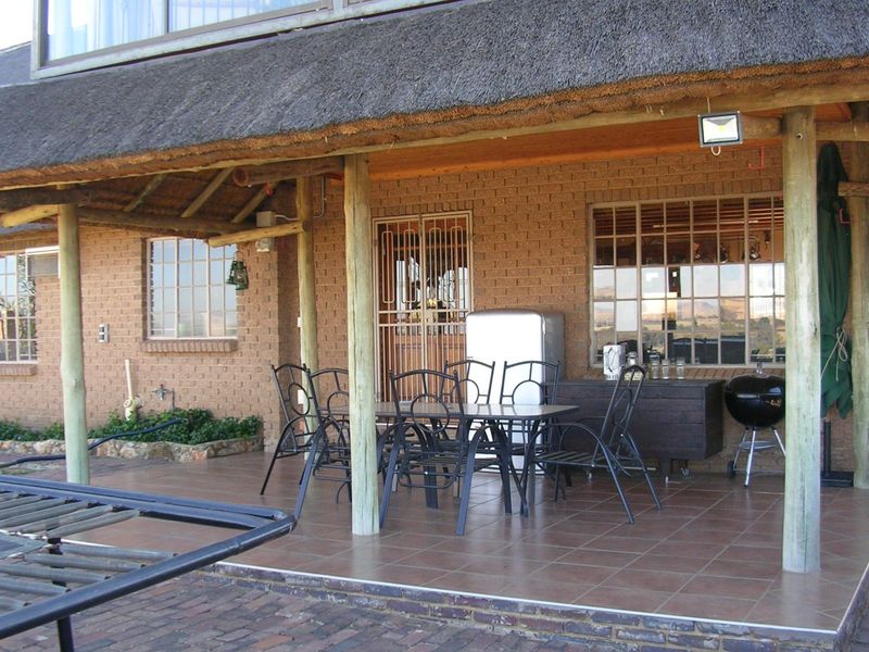 FOUR BEDROOM THATCH ROOF HOME IN VAALOEWER - Photo 3