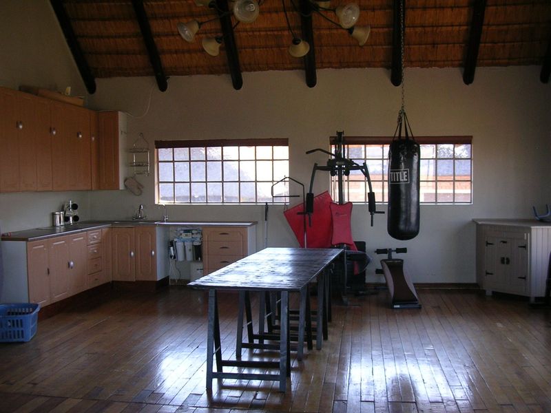 FOUR BEDROOM THATCH ROOF HOME IN VAALOEWER - Photo 5