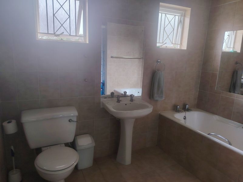 Prime office space to let in Kloof - Photo 6