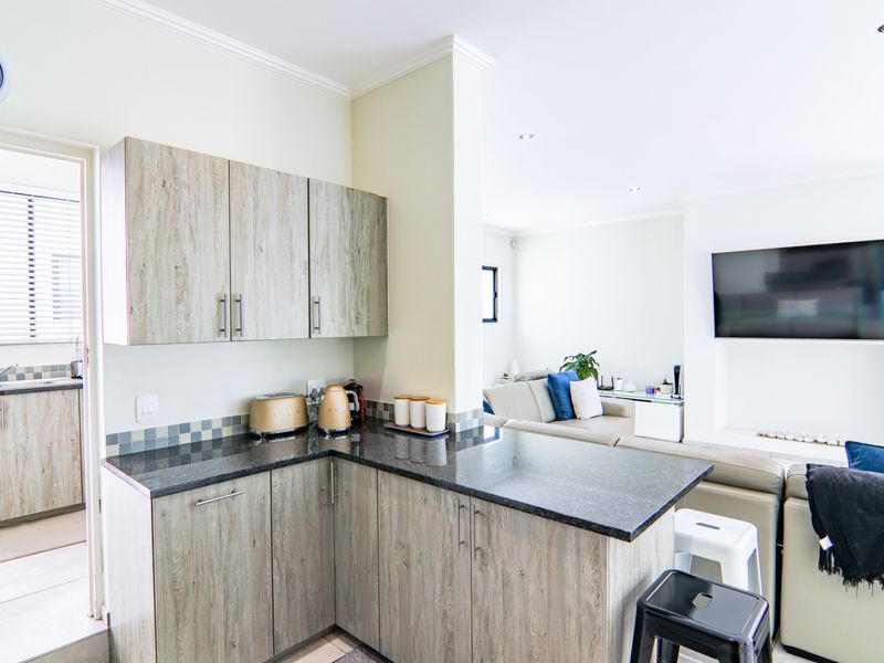 3 Bedroom 2.5 Bathroom Cluster House to rent - Photo 5