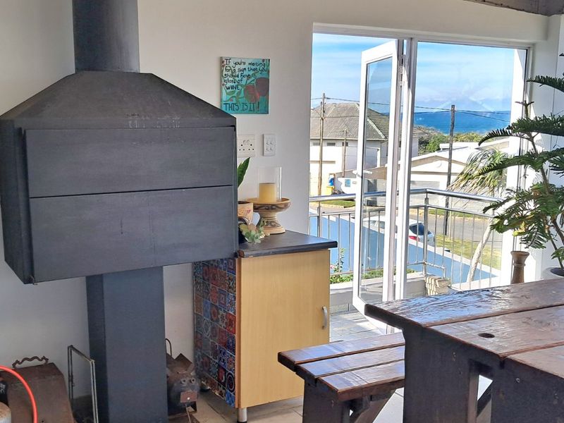A charming seaside dream home!  Sea views from every room and pool deck living. - Photo 9