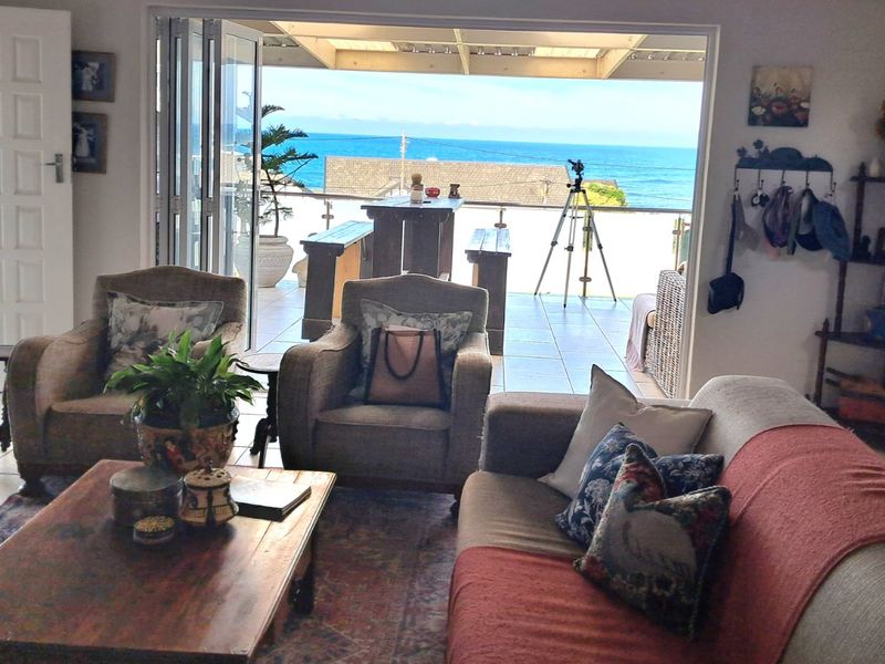 A charming seaside dream home!  Sea views from every room and pool deck living. - Photo 8
