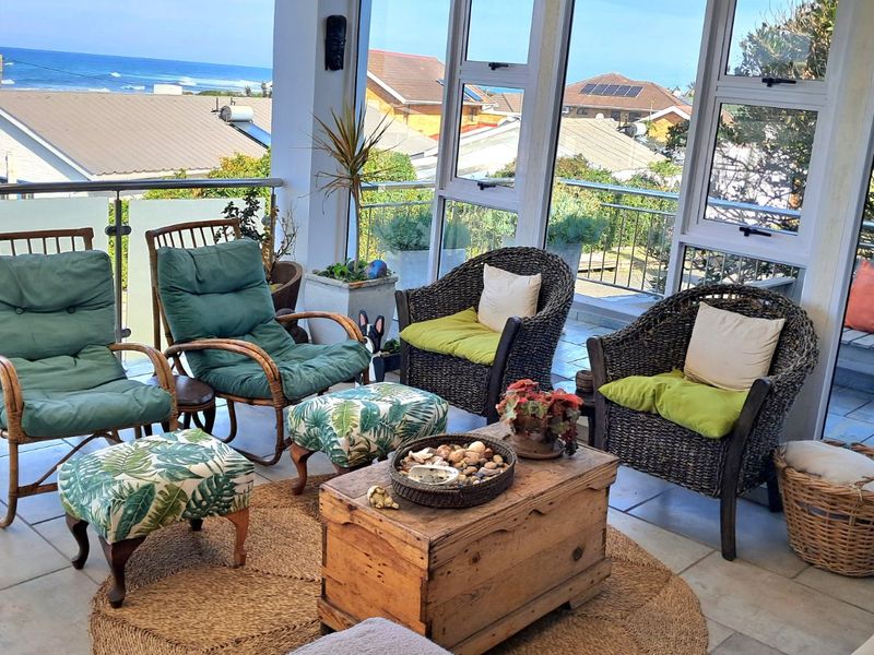 A charming seaside dream home!  Sea views from every room and pool deck living. - Photo 6
