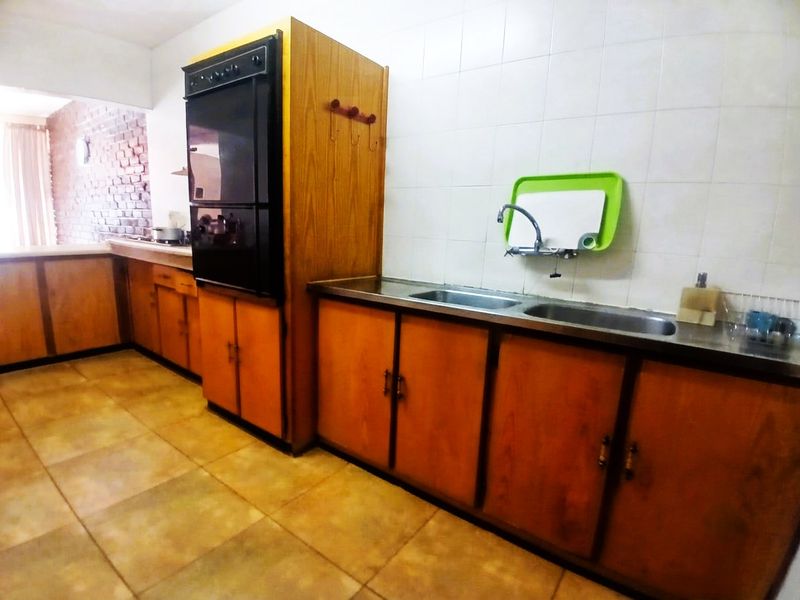 Perfectly positioned in Flamwood Lovely, Spacious Double-Storey Townhouse  - Photo 4