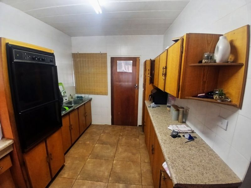 Perfectly positioned in Flamwood Lovely, Spacious Double-Storey Townhouse  - Photo 5