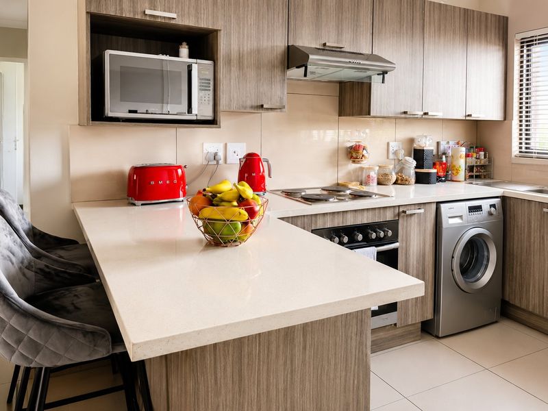Modern 2-Bedroom Apartment to Rent in Lilianton, Boksburg | Secure Golf Estate Living - Photo 6