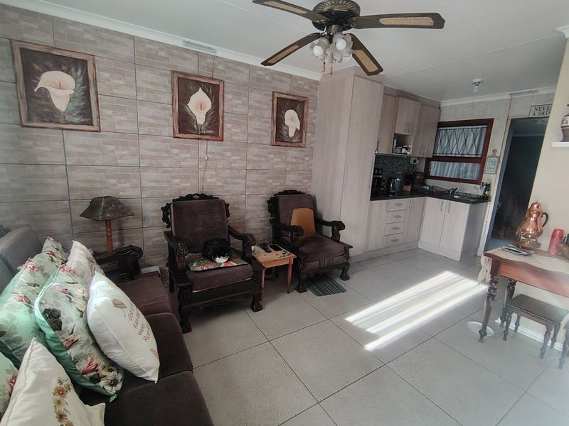 2  Bedroom home with self-contained Flatlet  - Photo 8