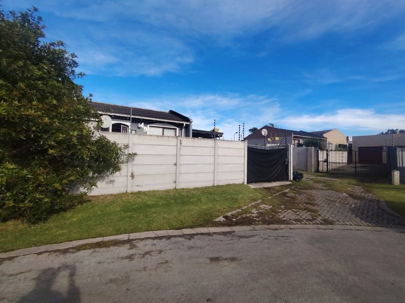 2  Bedroom home with self-contained Flatlet  - Photo 5