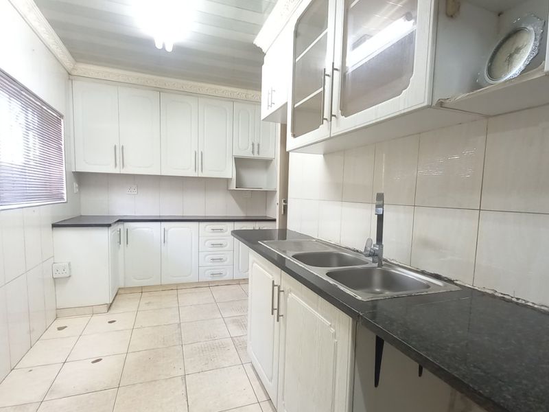 3 Bed House in Actonville for Sale - Photo 3