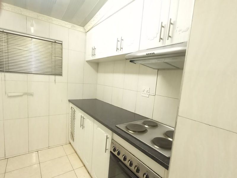 3 Bed House in Actonville for Sale - Photo 2
