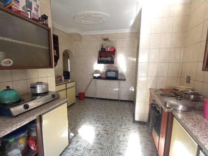 6 Bed House in Actonville for Sale - Photo 2