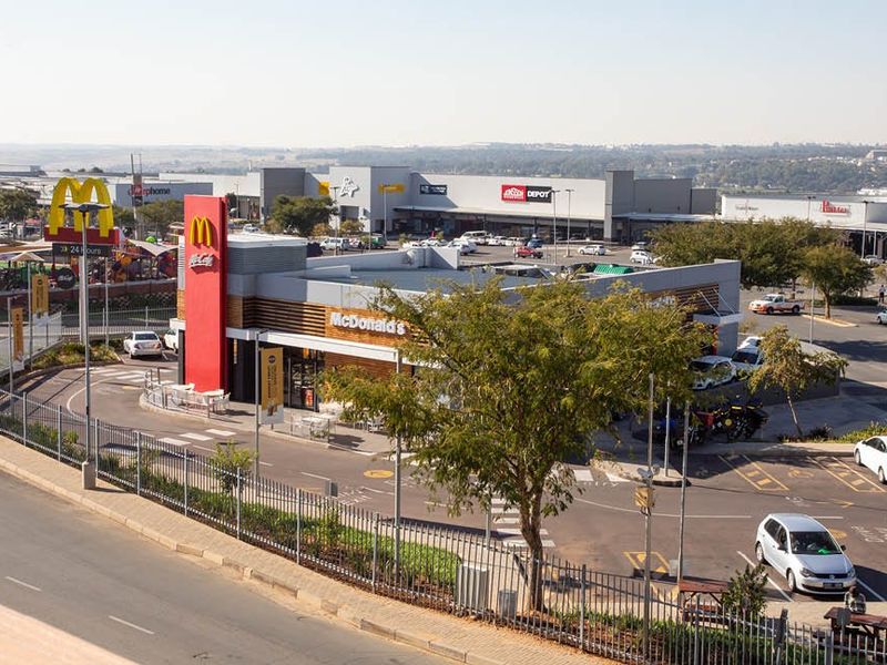 Prime Greenstone retail space - Photo 8