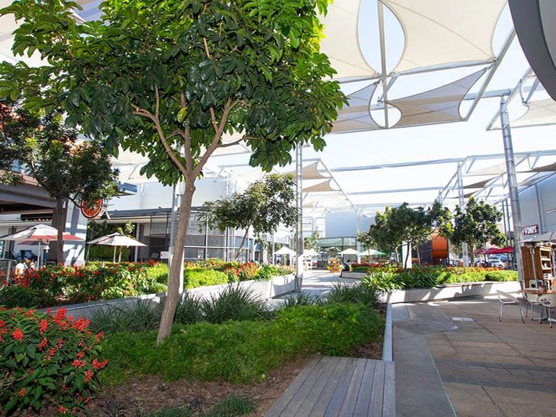 Strategic retail space in Stoneridge Shopping Centre - Photo 3