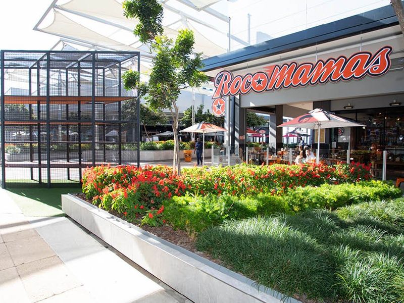 Strategic retail space in Stoneridge Shopping Centre - Photo 5