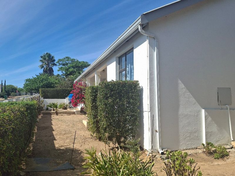 3 Bedroom Home with Character and Beautiful Views for Sale in Hopefield - Photo 5
