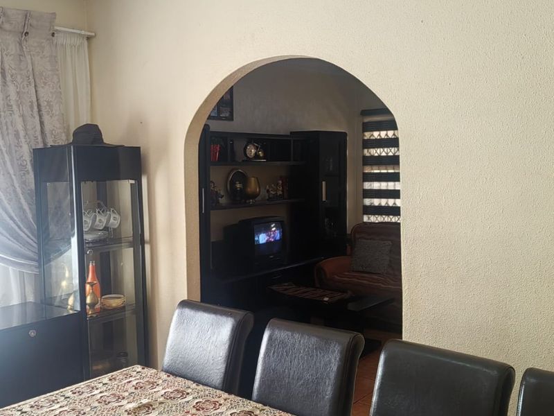 3 bedroom home for sale Vosloorus x25 - Photo 9