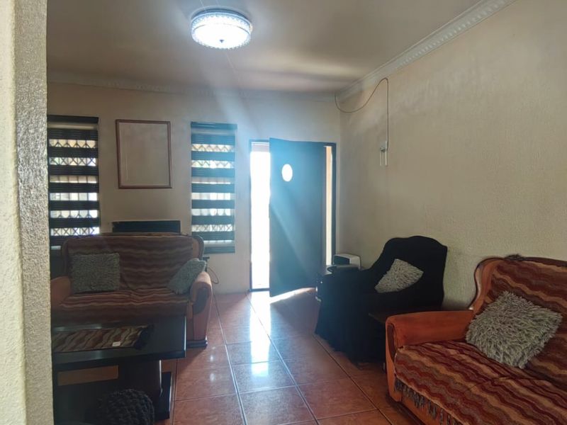 3 bedroom home for sale Vosloorus x25 - Photo 8