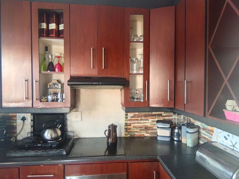3 bedroom home for sale Vosloorus x25 - Photo 3