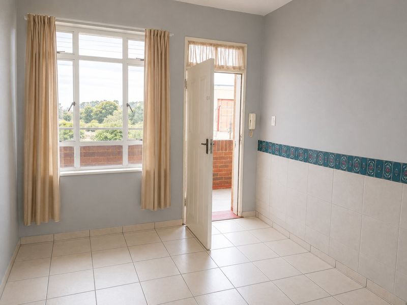 Sunnyridge Apartment with balcony and garden charm ideal for the Investor! - Photo 4