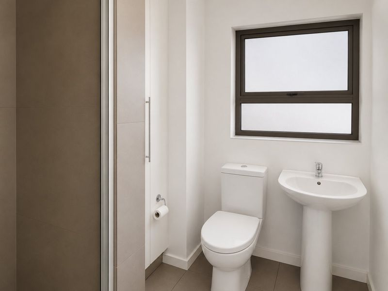 Top floor Edenvale flat with lift access - Photo 10